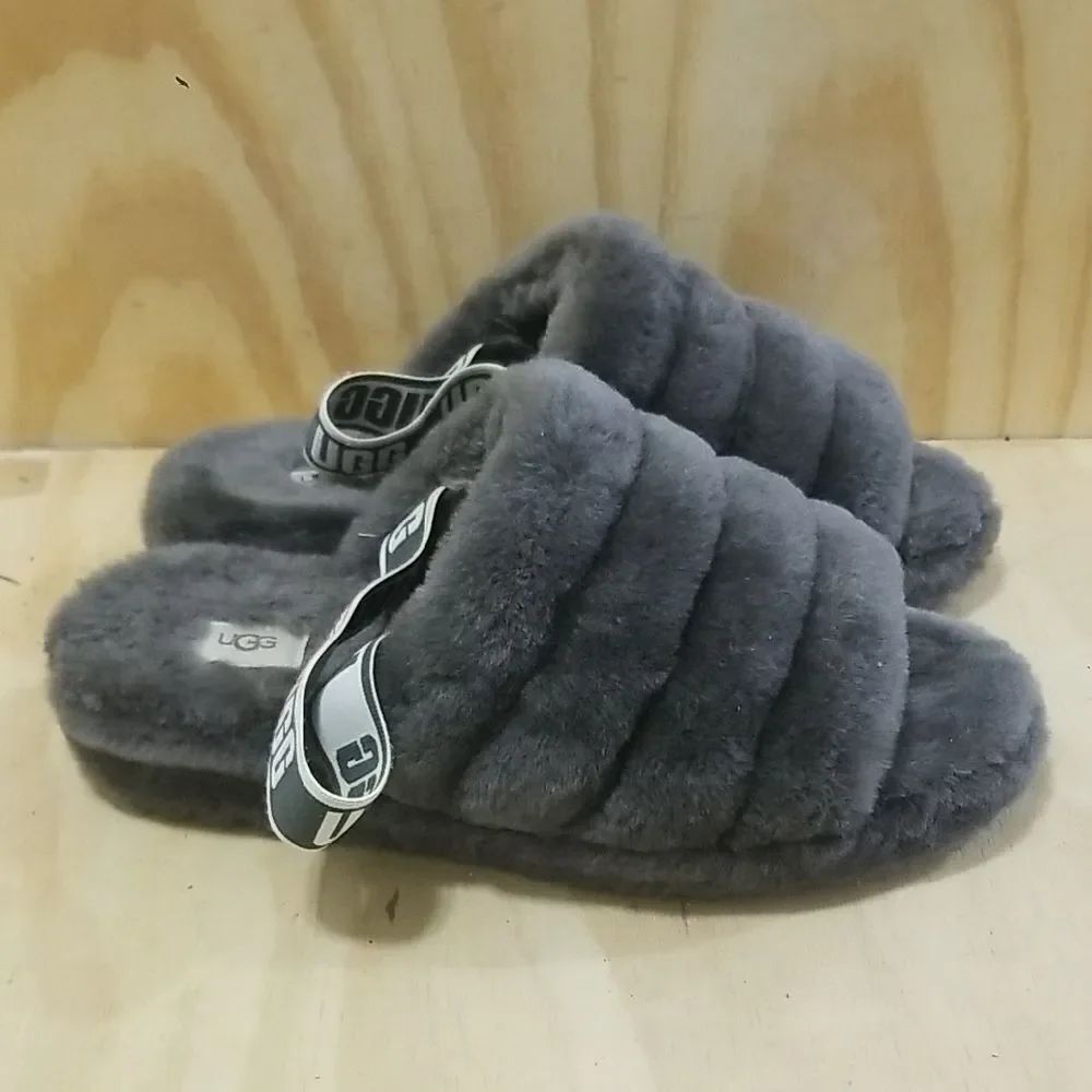 UGG Fluff Yeah Slippers Wmn's size 12, Mens size 10